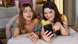 đụ bạn thân của cô bạn gái không đủ khả năng trả tiền nhà