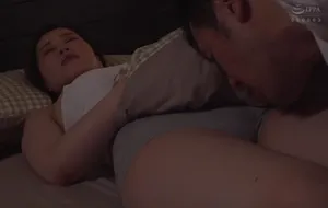3 ngày anh xã đi bàn việc làm ăn, vợ yêu ở nhà nữa đêm bị bố chồng yêu mò vào phòng